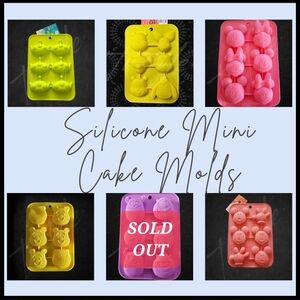 ⭐️ONLY SET⭐️ Set of Disney Silicone Mini Cake Molds